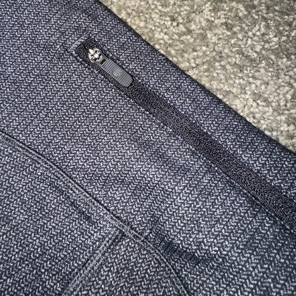 Lululemon leggings with pockets - Picture 4 of 6